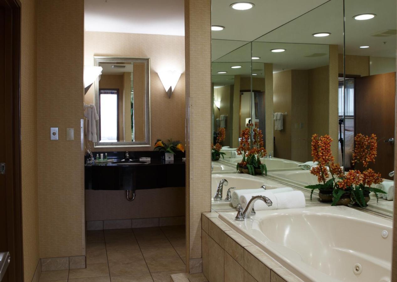 Holiday Inn Battle Creek By Ihg Exterior photo